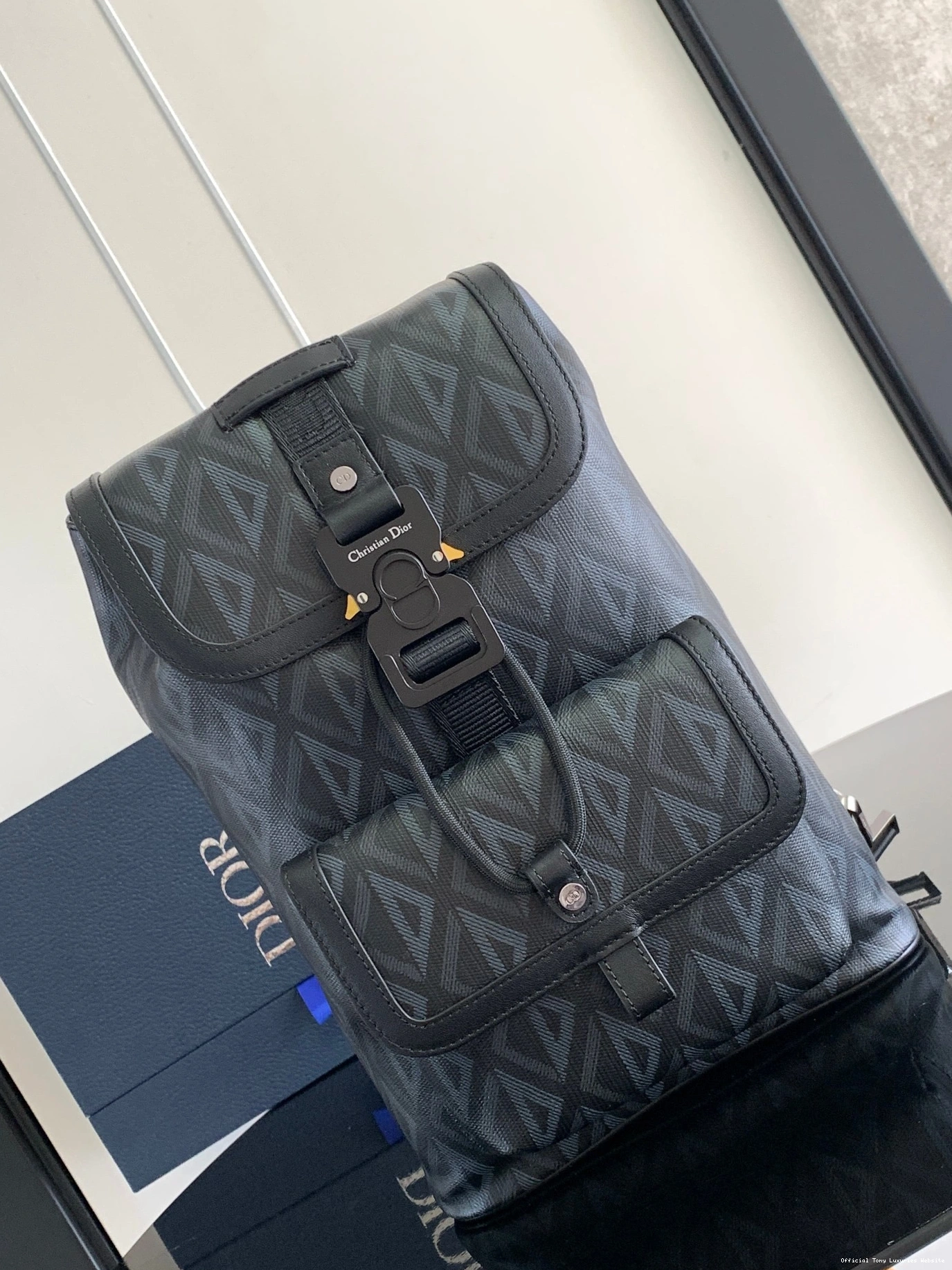 Tony Luxuries diro The Bag Sling Hit Road 0723